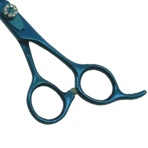 Tijeras de Corte de Pelo Profesionales de Titanio Azul de Última Tendencia con Pivote de Diamante, Fabricadas en Pakistán - Product Image 6