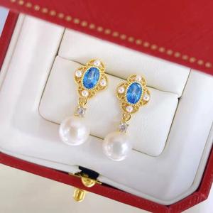 Pendientes Elegantes y con Estilo, con Perlas de Color Plata y Aguja Plateada, Accesorio de Moda Versátil con Características de Preservación - Product Image 3