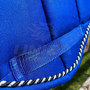 Tapis d'équitation matelassé pour chevaux en tissu de coton avec rembourrage en polyester, ajustement ergonomique, sangles de maintien pour l'entraînement au dressage - Product Image 5