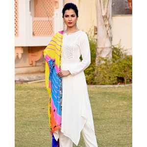 Ensemble Kurta blanc doux à ourlet asymétrique avec broderie Gota et Dupatta multicolore Lehariyaan, taille XS, en tissu Chiffon - Product Image 6