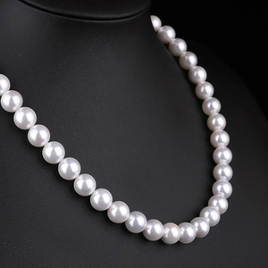 Collier élégant en perles blanches, bijoux classiques à perles, collier simple en perles, collier tendance pour femmes, cadeau pour mariage ou fête - Product Image 4