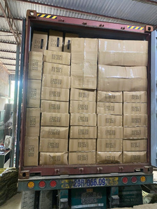 Balai en paille traditionnel d'origine vietnamienne, fait main, en herbe douce, pour le nettoyage des sols, écologique, avec manche en bois, vente en gros - Product Image 2