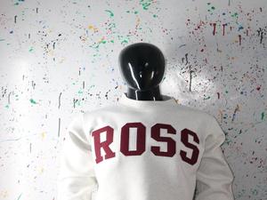 Sudadera ROSS ASH GREY con cuello alto, 100% bordado con apliques marrones, sudadera de cuello ancho con hilos finos. - Product Image 4