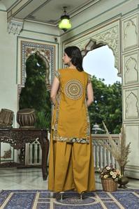 Kurta en coton brodé couleur moutarde pour femme avec salwar et dupatta de style traditionnel, coupe ample, tenue décontractée, Inde, Pakistan - Product Image 6