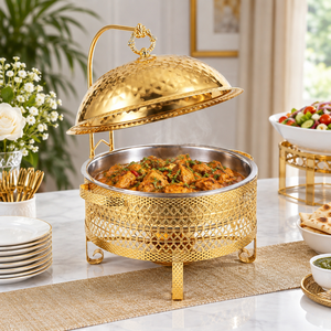 Calentador de Alimentos Colgante de Lujo Dorado con Tapa de Cúpula Martillada y Base de Rejilla de Diamantes, Diseño de Arco Curvo Superior - Product Image 2