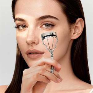 Recourbe-cils électronique en acier inoxydable UBI, outil de lifting des cils, poignées antidérapantes, recourbe-cils naturel, pour usage domestique et professionnel. - Product Image 1