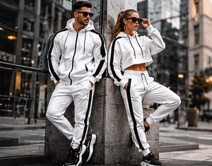 Ensemble de survêtement unisexe blanc à capuche avec bandes noires, manches longues, poches latérales, design sportif respirant, idéal pour l'automne - Product Image 3