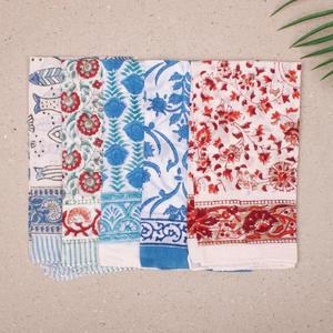 Pañuelo de algodón suave con estampado artesanal, estilo bohemio indio, floral, para el cabello o el cuello - Product Image 3