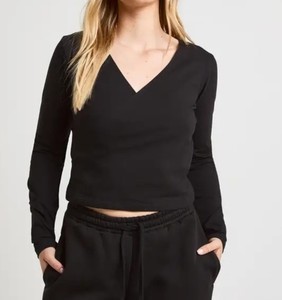 Conjunto de Sudadera de Cuello Redondo Minimalista para Mujer y Pantalones de Pierna Recta, Proveedor de Ropa al por Mayor de Marca Privada, Logotipo Personalizado OEM - Product Image 3