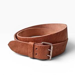 Cinturones y Accesorios de Cuero de Primera Calidad con Longitud Personalizada y Hebilla Metálica con Acabado Dorado, OEM ODM, Cinturones Duraderos Personalizables para Regalo - Product Image 2