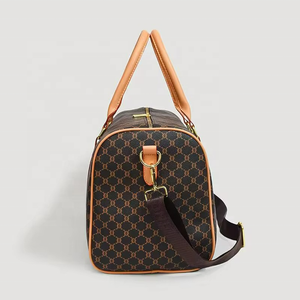 กระเป๋าเดินทางหนังผู้ชายแบบสั่งทำพร้อมโลโก้โรงงาน กระเป๋าหนังสำหรับเดินทางค้างคืน กระเป๋าเดินทางหนัง - Product Image 4