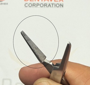 Porte-aiguilles Mayo Hegar en acier inoxydable de qualité médicale, 6 pouces, poignées plaquées or avec inserts en carbure de tungstène pour la chirurgie - Product Image 2