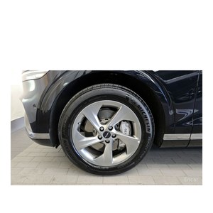 Genesis GV70 2.5T AWD 2024, SUV a Gasolina con 8,891 km, Caja de Cambios Automática, Asientos de Cuero, Cámara Trasera, Volante a la Izquierda - Product Image 5