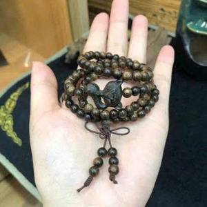 กำไลข้อมือไม้กฤษณาเวียดนามคุณภาพสูง ลูกปัดไม้ธรรมชาติ วินเทจ สำหรับวันครบรอบ หรือใช้เป็นลูกประคำ ขายส่ง รับผลิตแบบ OEM - Product Image 2