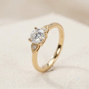 แหวนหมั้นทองคำโรสโกลด์ 14K ประดับเพชรทรงลูกแพร์ 1.03 กะรัต สี E ความสะอาด VVS2 ดีไซน์หรูหรา พร้อมวงแหวนลายเส้น แหวนแต่งงาน - Product Image 4