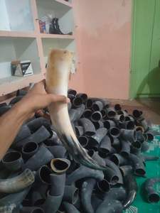 สายคล้องเขาสัตว์สำหรับดื่มเครื่องดื่ม ทำจากหนังเย็บมือ ปราศจากกลิ่น ไม่รั่วซึม  แบบสั่งทำพิเศษ สไตล์ไวกิ้ง พร้อมที่แขวน  ของขวัญงานแต่งงาน - Product Image 2