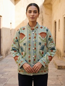 Veste en velours brodée de fleurs pour femmes, veste à manches longues à col montant à motif floral gris, vente en gros - Product Image 3