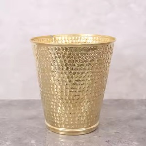 Cubo de Basura Metálico de Lujo Contemporáneo con Acabado Liso, Ideal para Sala de Estar, Dormitorio y Cocina - Product Image 2