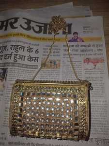 Elegant Handmade Mother of Pearl Clutch Handbag with Detachable Shoulder Chain and Premium Shell Mosaic - Product Image 6