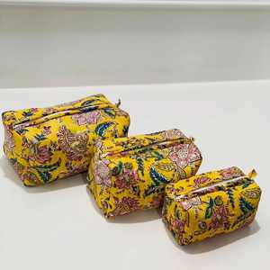 Bolsas de Viaje Acolchadas de Algodón con Estampado Floral para Cosméticos y Artículos de Aseo, Bolsa de Maquillaje con Cierre de Cremallera y Logotipo Personalizado, Venta al Por Mayor - Product Image 3