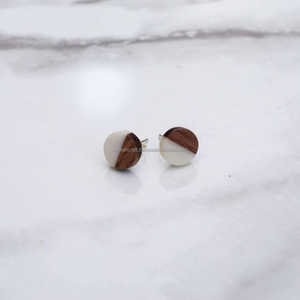 Pendientes de tuerca de resina de madera irregulares geométricos bohemios de moda para mujer para ocasiones de boda joyería de oreja de resina acrílica - Product Image 6