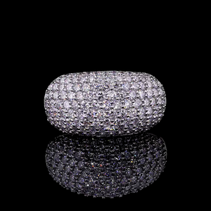 Bague dôme entièrement pavée de diamants de laboratoire - Product Image 1