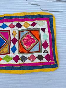 ผ้าปะติดปักลายวินเทจทำมือ – แผงผ้าตกแต่งสไตล์โบโฮหลากสี - Product Image 5