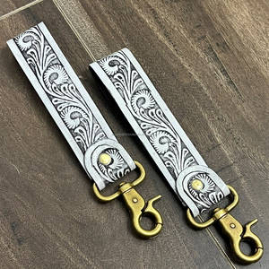 Porte-clés en cuir floral western classique avec dragonne, mousqueton et crochet à pression – Idéal comme cadeau - Product Image 6