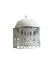 Plat de service rond perforé blanc de luxe en acier inoxydable avec couvercle en dôme pour buffet, chauffe-plats moderne pour traiteur de mariage