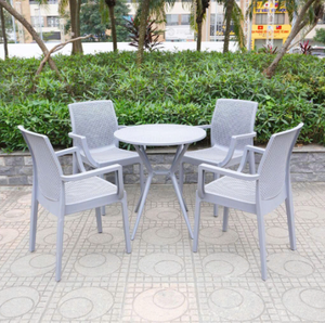 Chaise en plastique moulé gris à mailles carrées avec un design moderne pour le jardin et l'extérieur - Confortable, imperméable, durable - Product Image 1