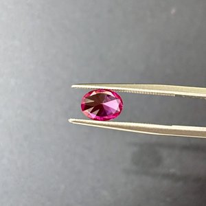 แหวนแซฟไฟร์สีชมพูทรงวงรีสำหรับตัดจากหินอัญมณีสีชมพูและเครื่องประดับที่ใช้ในห้องปฏิบัติการสามารถปรับแต่งได้ - Product Image 3