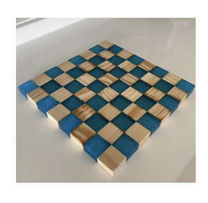 Ensemble d'échecs artistique en résine, pièces sculptées vert foncé, technique de moulage, thème floral, forme irrégulière, décoration intérieure - Product Image 4