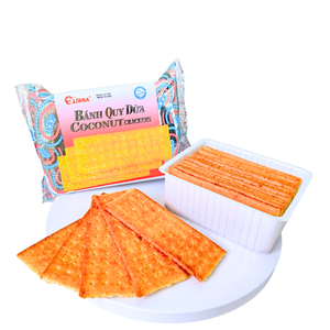 ขนมขบเคี้ยวมะพร้าวอบกรอบรูปสี่เหลี่ยมพรีเมียม 180 กรัม รสหอมกรุ่น - Product Image 1