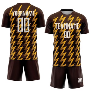 Maillot de football noir et or personnalisé le plus vendu, uniforme d'équipe de football respirant 100 % polyester, fabricant OEM, fournisseur en gros - Product Image 1