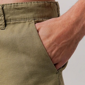 Pantalones cortos Bermuda ligeros, elásticos y de secado rápido para hombre, de corte relajado y elegantes, perfectos para vacaciones. - Product Image 5