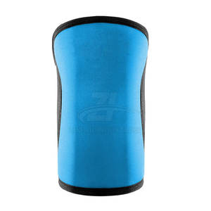 Fabricada con tela resistente para un uso prolongado, esta rodillera apoya el movimiento al tiempo que reduce el dolor. - Product Image 3