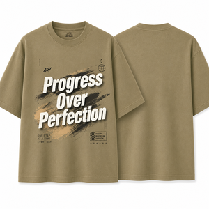 Camiseta de Manga Corta para Hombre, Color Verde Oliva, Cuello Redondo, Corte Regular, Diseño con Letras Estampadas en la Parte Delantera, Ecológica, Casual, Transpirable, 100% Algodón - Product Image 1
