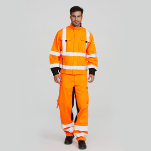 Servicio Profesional que Ofrece Ropa de Trabajo de Seguridad Reflectante de Alta Visibilidad, Impermeable, en Tallas Grandes, a través de Suministro Global - Product Image 2