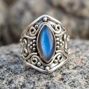 Anillo llamativo de labradorita marquesa – Anillo gótico de filigrana con gema azul brillante, hecho a mano, de plata, regalo para ella - Product Image 3