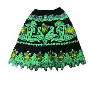 Nouvelle conception de jupes de style hawaïen, micronésien et guamien, imprimé floral, tissu 100% polyester pour broderie, jupe personnalisée pour tenue insulaire - Product Image 6