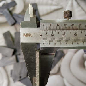 Tira de Cuerno de Búfalo Negro Premium de 2 mm, Tamaño Pequeño, Material Natural Hecho a Mano a Precio de Mayoreo - Product Image 3