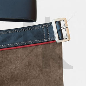 Tablier de fermeur en cuir véritable pour le soin des sabots de cheval, avec poches latérales pour couteaux de fermeur, protections de cuisse et boucle pour mouvement libre - Product Image 2