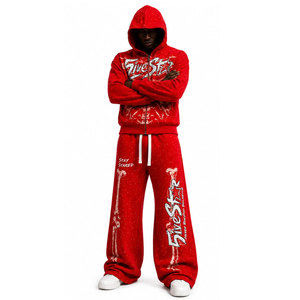 Ensemble de survêtement streetwear pour homme, style urbain, rouge, à capuche, entièrement zippé, coupe ample, en polyester, avec pantalon évasé imprimé et logo étoile - Product Image 3