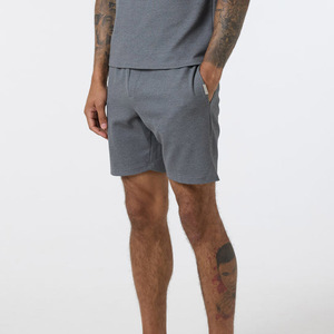 Ensemble personnalisable léger pour homme : T-shirt uni et short en tissu éponge doux, style hip-hop estival, tailles variées, imprimé, prix raisonnable - Product Image 4