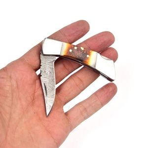 Couteaux pliants Damas faits à la main avec manche en os, lame en acier à motif, crosse en métal poli, étui en cuir pour la chasse en extérieur - Product Image 5