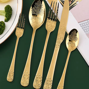 Ensemble de couverts de table d'inspiration urbaine et contemporaine, conçu pour des tables quotidiennes élégantes et des moments de repas décontractés et raffinés. - Product Image 1