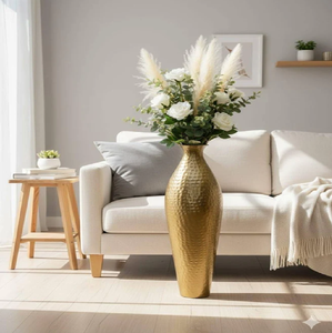 Vase esthétique en crème côtelée et bouteille dorée mouchetée pour tables et étagères. Disponible à prix de gros. - Product Image 3