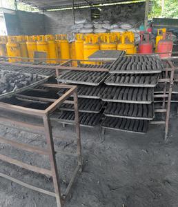 Charbon de barbecue premium de Merades d'Indonésie – Combustible à combustion propre et à haute chaleur pour la cuisson traditionnelle pakistanaise – Exportation culinaire - Product Image 3