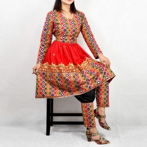 Robe longue traditionnelle afghane pour femmes, vêtement ethnique élégant et magnifique pour mariage, festival ou soirée. - Product Image 3