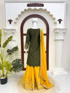 Nuevo Conjunto de Diseño con Bordado Intrincado en Crepé Natural, Reversible y Elástico, con Top, Pantalón y Dupatta hasta la Rodilla, Ideal para Fiestas - Product Image 6